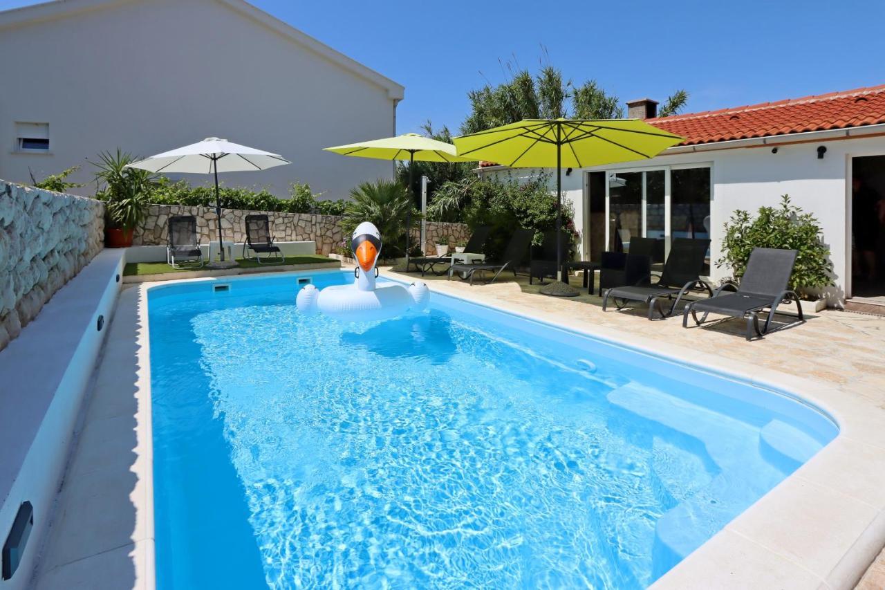Seaside Apartments With A Swimming Pool Pag - 6412 Pag Town Eksteriør billede